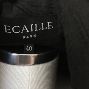 Unfortunately this beautiful blazer doesn’t fit me